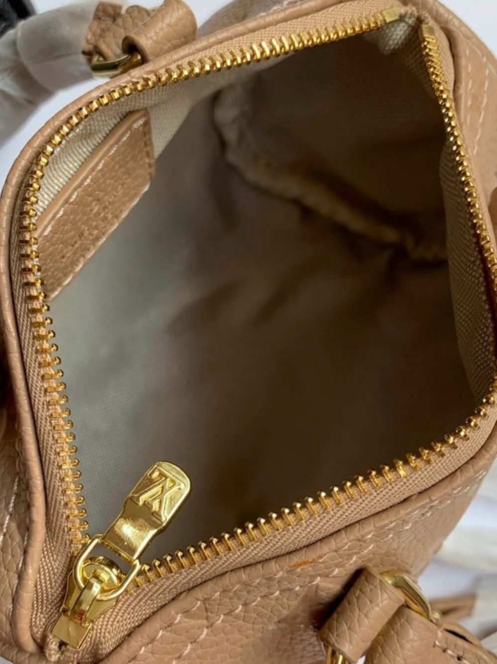 Fashionable Beige Embossed Satchel - Picture 3 of 4